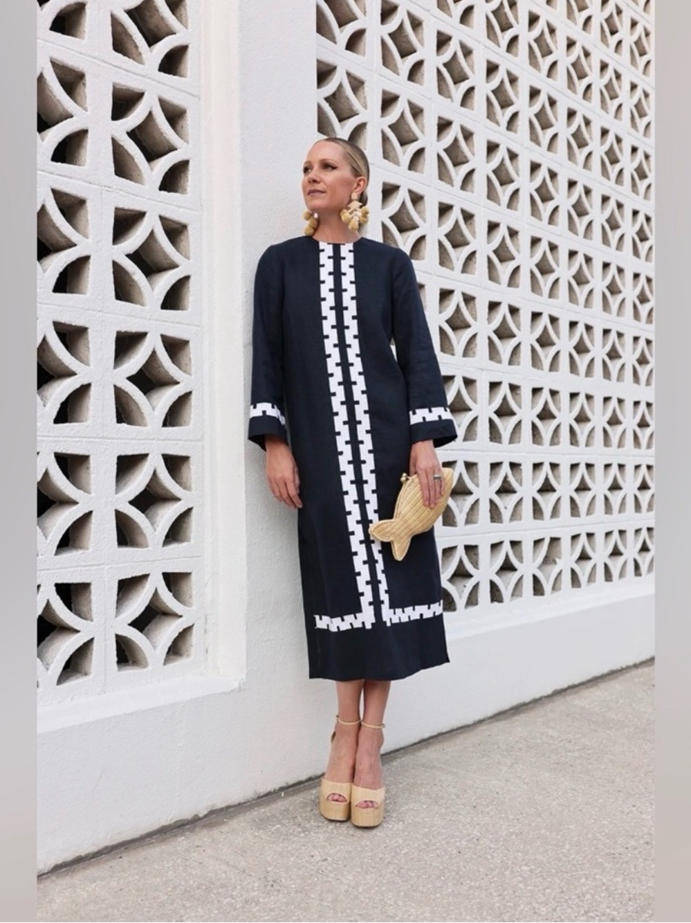 Tuckernuck X Atlantic-Pacific Embroidered Hartman Dress in Navy & White Small